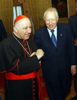 Il Presidente Ciampi con S.E. Rev.ma Cardinale Dionigi Tettamanzi, Arcivescovo di Milano, in occasione dell'incontro al Quirinale