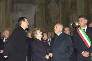 Il Presidente Ciampi in compagnia della moglie Franca, visita la Mostra "La Celeste Galeria" di Palazzo Te