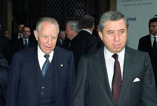 Il Presidente Ciampi con Antonio D'Amato, Presidente della Confindustria al suo arrivo alla cerimonia inaugurale della 1^ Giornata della Ricerca promossa dalla Confindustria