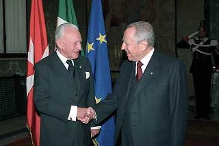 Il Presidente Ciampi con Sua Altezza Eminentissima il Principe e Gran Maestro del Sovrano Militare Ordine di Malta, Frà Andrew Bertie