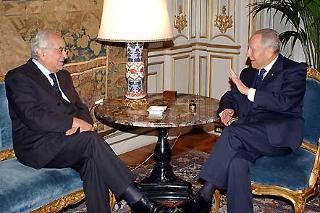 Il Presidente Ciampi con il Senatore a vita Emilio Colombo nel suo studio al Quirinale