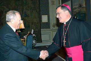Il Presidente Ciampi accoglie nel suo studio al Quirinale S.E. Rev.ma Lorenzo Loppa, nuovo vescovo di Anagni-Alatri