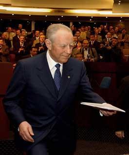 Il Presidente Ciampi al termine della sua allocuzione all'Assemblea Popolare Nazionale