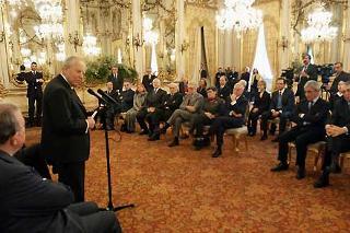 Il Presidente Ciampi rivolge il suo indirizzo di saluto ai vincitori della XXIII edizione del Premio Ischia Internazionale di Giornalismo nel corso dell'incontro al Quirinale