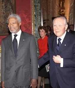 Il Presidente Ciampi con Kofi Annan, Segretario generale dell'ONU, al termine dei colloqui
