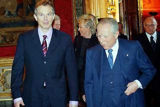 Il Presidente Ciampi con Tony Blair al termine dei colloqui al Quirinale