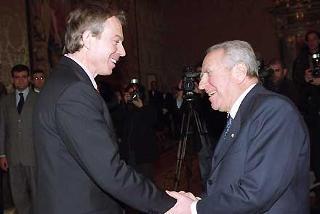 Il Presidente Ciampi accoglie, nel suo studio al Quirinale, Tony Blair, Primo Ministro del Regno Unito di Gran Bretagna ed Irlanda del Nord