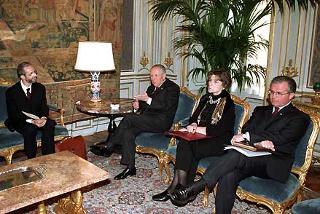 Il Presidente Ciampi con il Prof. Marco Maria Olivetti, Preside della Facoltà di Filosofia dell'Università degli Studi "La Sapienza" durante l'incontro al Quirinale