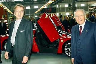 Il Presidente Ciampi con Luca Cordero di Montezemolo, Presidente del Gruppo Ferrari-Maserati durante la visita allo stabilimento