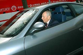 Il Presidente Ciampi alla guida di una Ferrari sul circuito di Fiorano