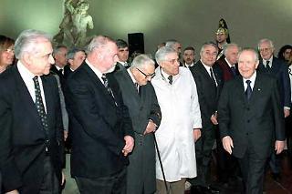 Il Presidente Ciampi all'arrivo nel Salone dei Cinquecento in occasione della visita in anteprima alla Mostra sulla Storia della Lingua Italiana