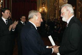 Il Presidente Ciampi consegna il Premio &quot;Saint Vincent di Giornalismo&quot; ad Eugenio Scalfari, durante la cerimonia al Quirinale