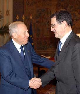Il Presidente Ciampi accoglie, nel suo studio al Quirinale, il Presidente della Commissione Europea Romano Prodi