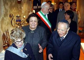 Il Presidente Ciampi con la moglie Franca visita il Museo della Sinagoga di Alessandria