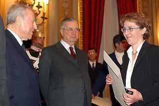 Il Presidente Ciampi premia con la Medaglia d'oro la Dott.ssa Roberta Maestro in occasione della cerimonia al Quirinale