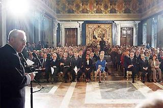 Il Presidente Ciampi durante il suo intervento in occasione della consegna delle &quot;Stelle al Merito del Lavoro&quot; al Quirinale ai nuovi Maestri del Lavoro del Lazio e dell'Umbria