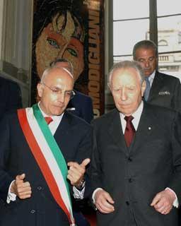 Il Presidente Ciampi con il Sindaco Gabriele Albertini al termine della visita alla Mostra &quot;Amedeo Modigliani. L'Angelo dal volto severo&quot; allestita a Palazzo Reale