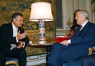 Il Presidente Ciampi a colloquio nel suo studio con Aleksander Kwasniewski, Presidente della Repubblica di Polonia