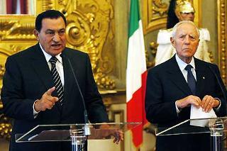 Il Presidente della Repubblica Araba d'Egitto Hosny Mubarak e il Presidente della Repubblica Italiana Carlo Azeglio Ciampi durante la conferenza stampa al Quirinale
