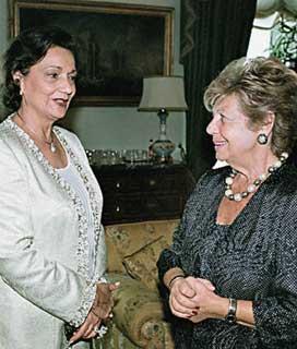 La Signora Franca Pilla Ciampi con la Signora Suzanne Mubarak al Quirinale