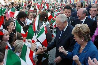 Il Presidentedella Ciampi con la moglie Franca al loro arrivo nella cittadina piemontese, in occasione del 60°anniversario dell'eccidio
