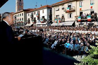Il Presidente Ciampi durante il suo intervento in occasione del 60°anniversario dell'eccidio