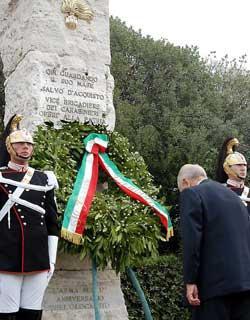 Il Presidente Ciampi rende omaggio al Vice Brigadiere M.O.V.M. Salvo D'Acquisto sul luogo del sacrificio