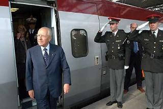 Il Presidente Ciampi al suo arrivo alla &quot;Gare du Midi&quot; proveniente da Parigi