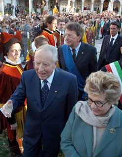 Il Presidente Ciampi in compagnia della moglie Franca al suo arrivo nella cittadina veneta