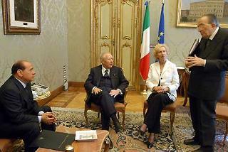 Il Presidente della Repubblica con Maria Romana De Gasperi, Silvio Berlusconi e Giulio Andreotti a Montecitorio per celebrare Alcide De Gasperi, nel 50°anniversario della scomparsa