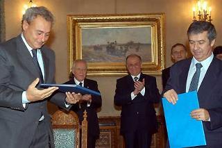 Un momento della cerimonia della firma di un Accordo di Cooperazione Culturale e Scientifica tra il Governo della Repubblica Italiana ed il Governo di Romania alla presenza dei due Capi di Stato