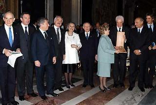 Il Presidente Ciampi e la moglie Franca con i premiati in occasione della cerimonia di consegna del &quot;Premio Leonardo&quot; e dei &quot;Premi Leonardo Qualità Italia&quot;