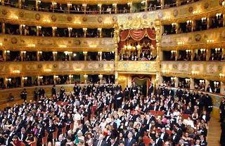 Un aspetto del Teatro La Fenice inaugurato alla presenza del Presidente della Repubblica e della moglie Franca