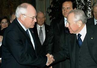 Il Presidente Ciampi con Richard B. Cheney, Vice Presidente degli Stati Uniti d'America, al termine dei colloqui