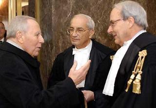 Il Presidente Ciampi si intrattiene con Francesco Staderini, Presidente della Corte dei conti e Vincenzo Apicella, Procuratore Generale, al termine della cerimonia d'inaugurazione dell'Anno Giudiziario per il 2004