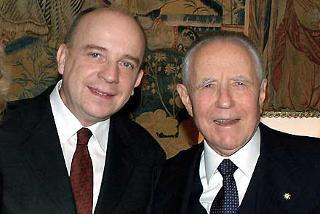 Il Presidente Ciampi con Gustavo Zagrebelski, nuovo Presidente della Corte costituzionale, durante l'incontro al Quirinale
