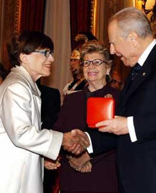 Il Presidente Ciampi consegna il Premio "Vittorio De Sica" a Franca Valeri