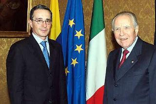 Il Presidente Ciampi con il Presidente della Repubblica di Colombia, Alvaro Uribe, in occasione dell'incontro al Quirinale