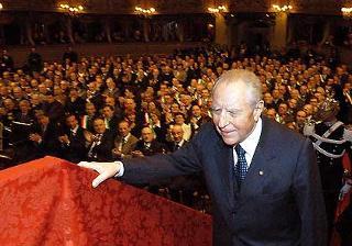 Il Presidente Ciampi al Teatro Sociale poco prima del suo intervento