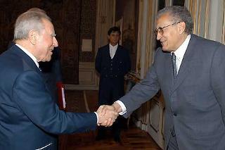 Il Presidente Ciampi accoglie Lakhdar Brahimi, Consigliere Speciale del Segretario generale delle Nazioni Unite, in occasione dell'incontro al Quirinale
