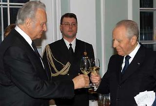 I Presidenti della Repubblica Italiana e di Estonia Carlo Azeglio Ciampi ed Arnold Ruutel durante il pranzo offerto in onore della Coppia presidenziale italiana al Palazzo Presidenziale di Kadriorg