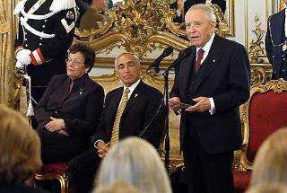 Il Presidente Ciampi rivolge il suo saluto ai componenti la delegazione dell'&quot;Order Sons of Italy&quot; guidata da Joseph Sciame e Eileen Riotto