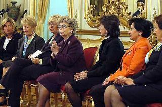 La Signora Franca Pilla Ciampi durante l'incontro con una delegazione di rappresentanti e sostenitrici della Banca Autologa Mantovana Cordone Ombelicale