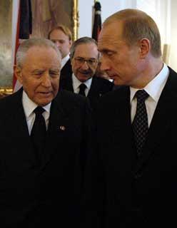 Il Presidente Ciampi con Vladimir Putin, Presidente della Federazione Russa, al termine delle esequie di Stato di Thomas Klestil