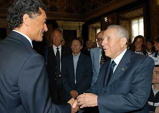 Il Presidente Ciampi con Claudio Gentile, allenatore della Nazionale di Calcio Under 21, in occasione della partenza per i Giochi Olimpici di Atene 2004