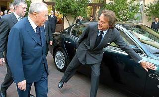 Il Presidente Ciampi con Luca Cordero di Montezemolo, Presidente del Gruppo Ferrari-Maserati e Martin Leach Amministratore Delegato Maserati, in occasione della presentazione della nuova Maserati &quot;Quattroporte&quot;