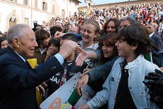 Il Presidente Ciampi al suo arrivo in città, prima tappa della sua visita di tre giorni nella Regione Toscana