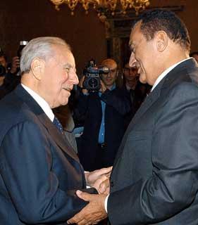 Il Presidente Ciampi accoglie S.E. Hosny Mubarak, Presidente della Repubblica Araba d'Egitto al Quirinale