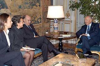 Il Presidente Ciampi con i familiari di Adolfo Beria di Argentine e Giuseppe De Rita, Vice Presidente del Centro Nazionale di Prevenzione e Difesa Sociale in occasione della presentazione del libro "Storia di un giudice italiano. Vita di Adolfo Beria di Argentine"