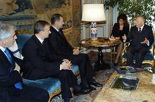 Il Presidente Ciampi a colloquio con Jacques Rogge, Presidente del CIO, nella foto con Giovanni Petrucci e Raffaele Pagnozzi, rispettivamente Presidente e Segretario generale del CONI